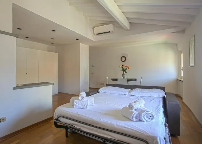 Giorgio Ponte Vecchio Apartment
